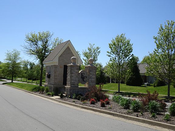 3rd image of 212 Brunswick Cir
