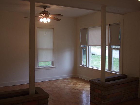 3rd image of 322 N Marguerite Ave