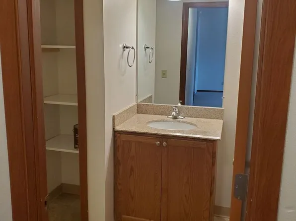 853 Eastern Ave. (8 Unit), 853 Eastern Ave #15, West Bend, WI 53095