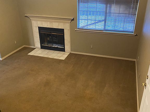 5th image of 931 W Parkway Dr