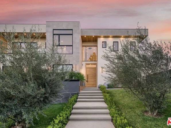 3951 Royal Oak Pl, Encino, CA 91436