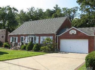 249 Amos Ave, Oceanside, NY 11572