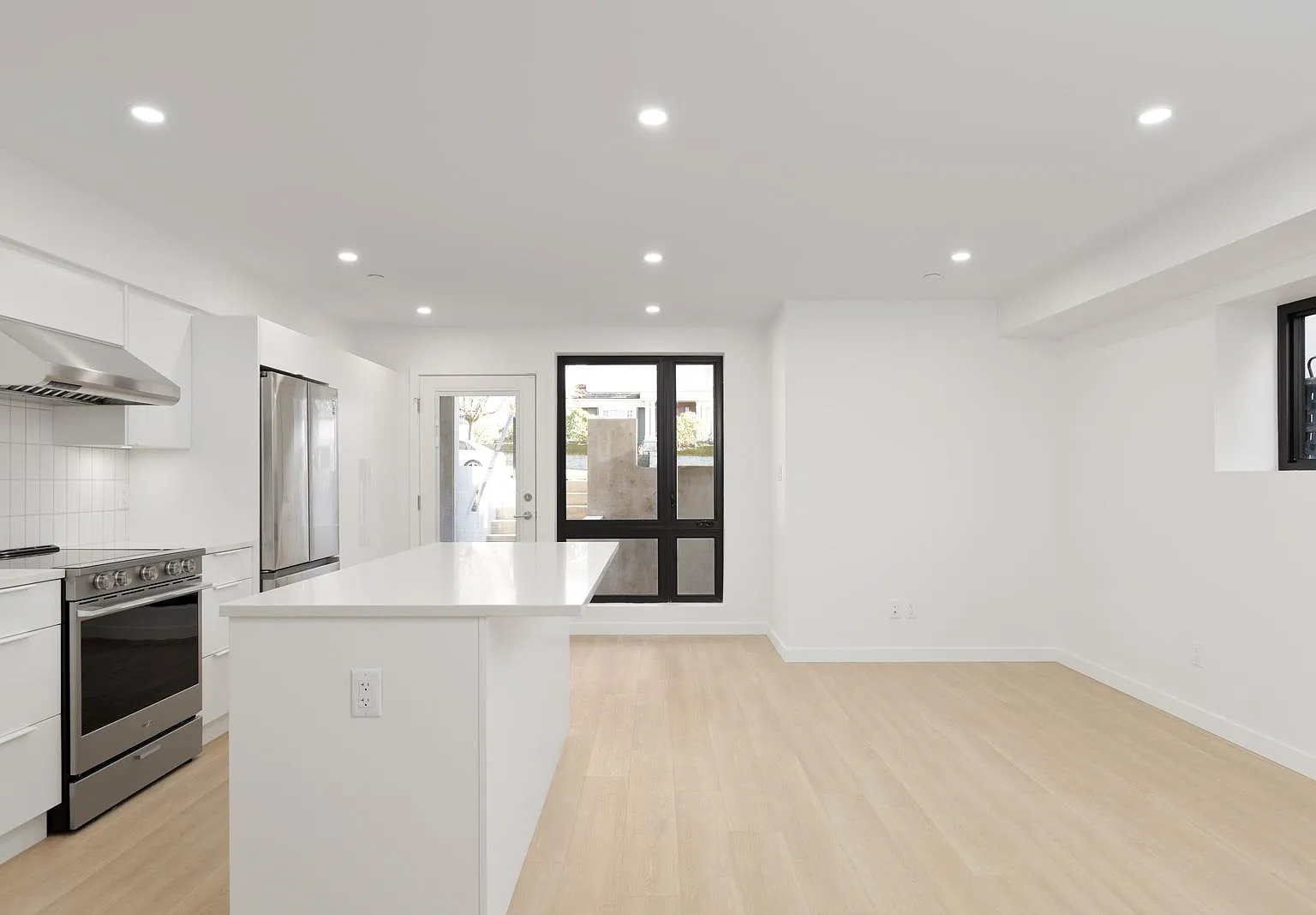 1 bed, 750 sqft, $2,550 — Photo 4