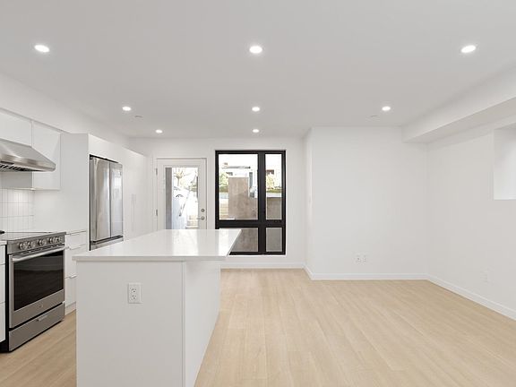 4th image of 5449 Columbia St