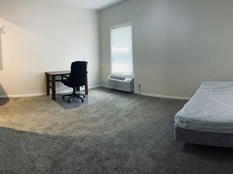 303 N Oak St #2 — Photo 5