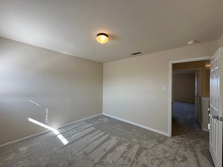 202 Crowfoot Dr — Photo 23