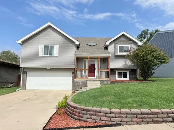 10628 Hartman Ave, Omaha, NE 68134