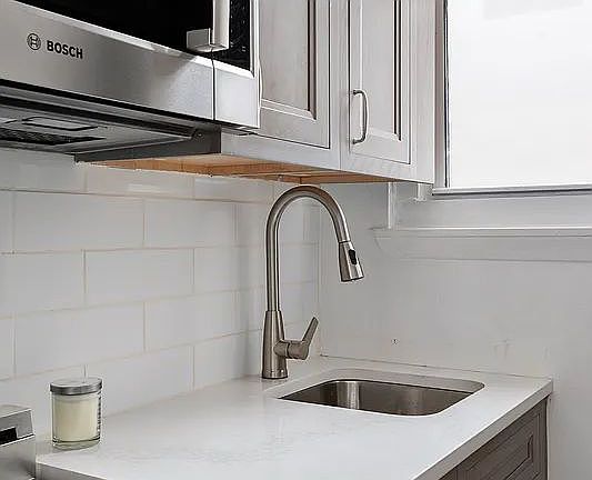 5th image of 36 W 35th St #D6