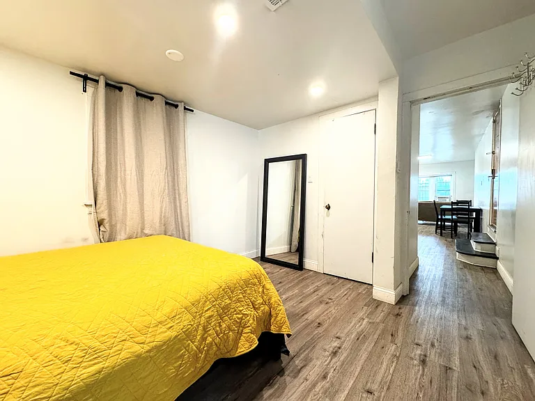3948 W Congress Pkwy #G — Photo 8