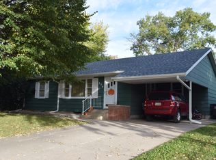 939 E 4th St, York, NE 68467