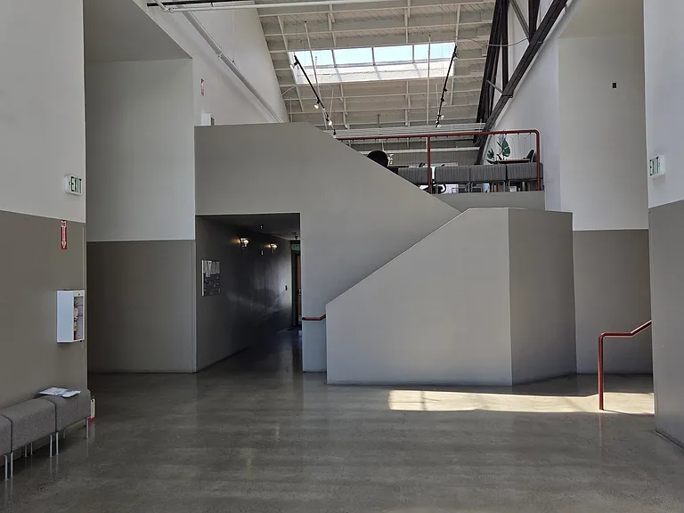 6037 Christie Ave — Photo 23