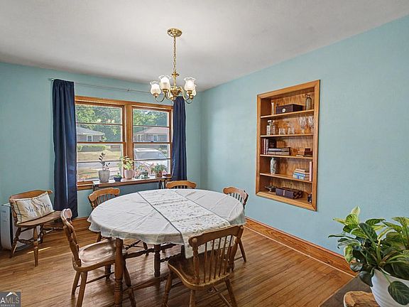 4th image of 185 Northcrest Dr