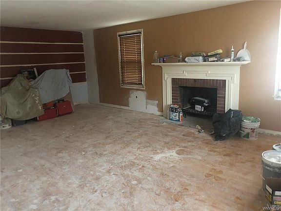 3rd image of 105 Clearfield Dr