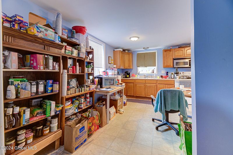 5th image of 81 Mohawk Street
