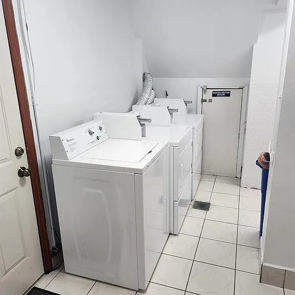 812 22nd St #3R — Photo 9