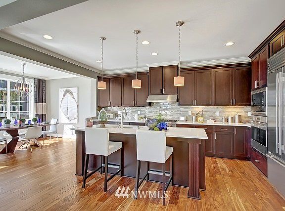 3rd image of 3051 W Briarcliff Lane