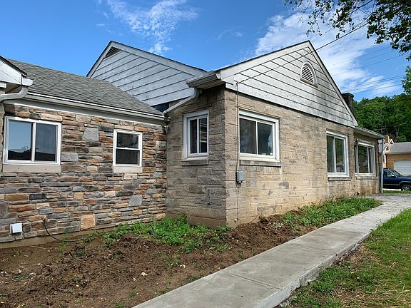 3rd image of 921 Harry Ave