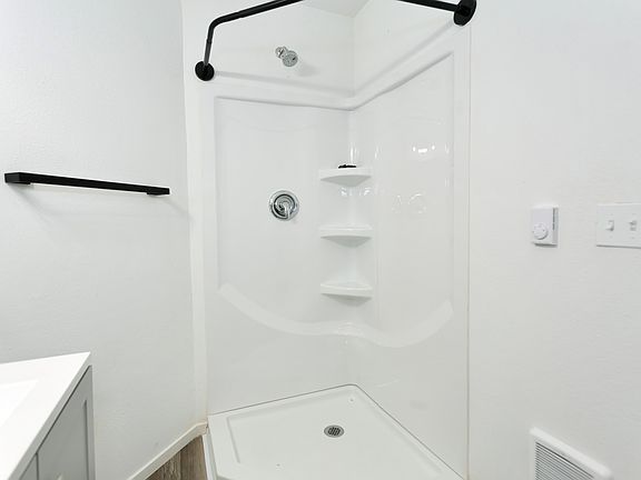 5th image of 430 Birch St #1