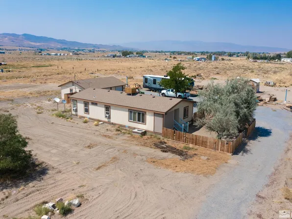 2290 E Cougar St, Silver Springs, NV 89429