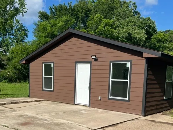 180 Martha St, Waskom, TX 75692