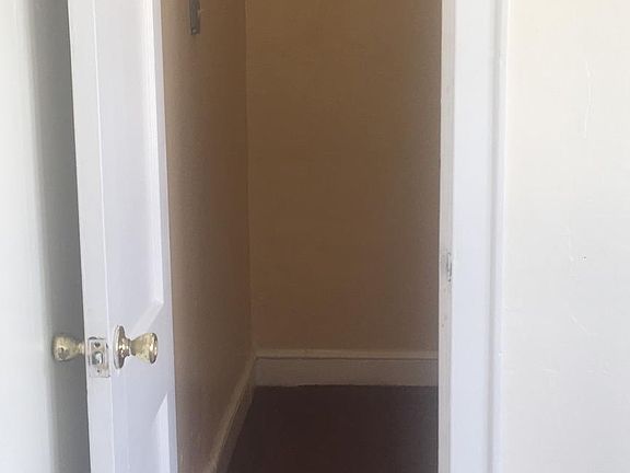 5th image of 12 Beekman Ave #2