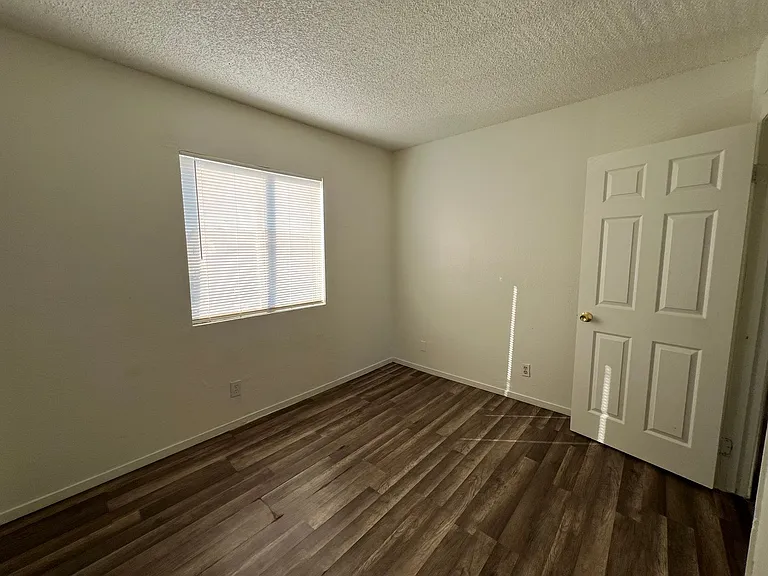 6942 Appleton Dr — Photo 25