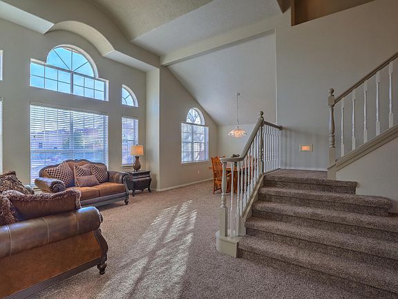 4th image of 10537 Calle Alba NW