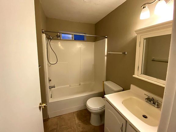 5th image of 3413 33rd Ave W #A
