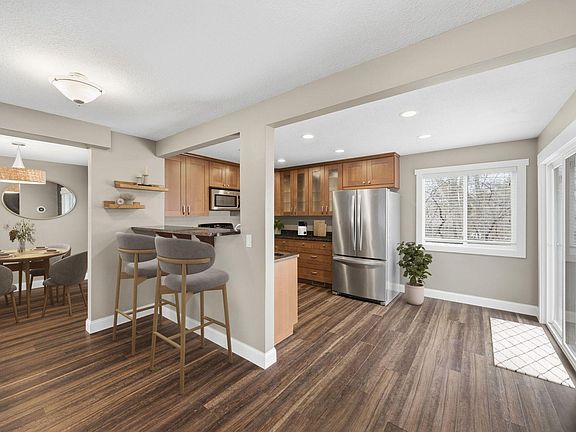 4th image of 3670 Robinwood Ter