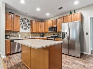 6801 Cinnamon Cir, Charlotte, NC 28227