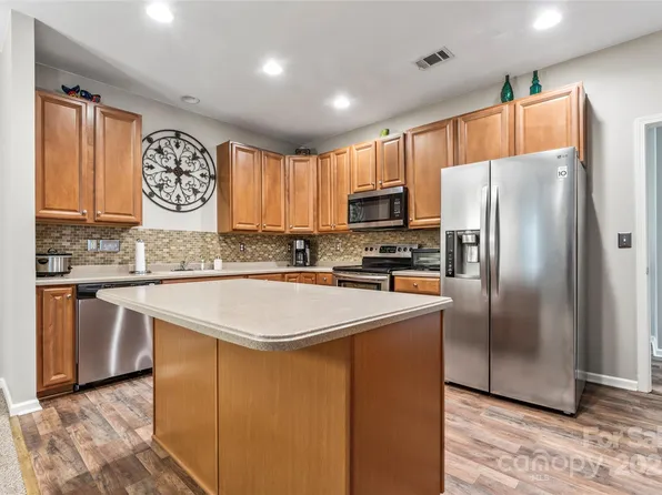 6801 Cinnamon Cir, Charlotte, NC 28227