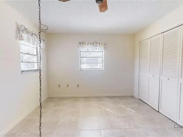1332 Bentley Ave — Photo 7
