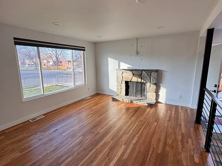605 S Emery St — Photo 3