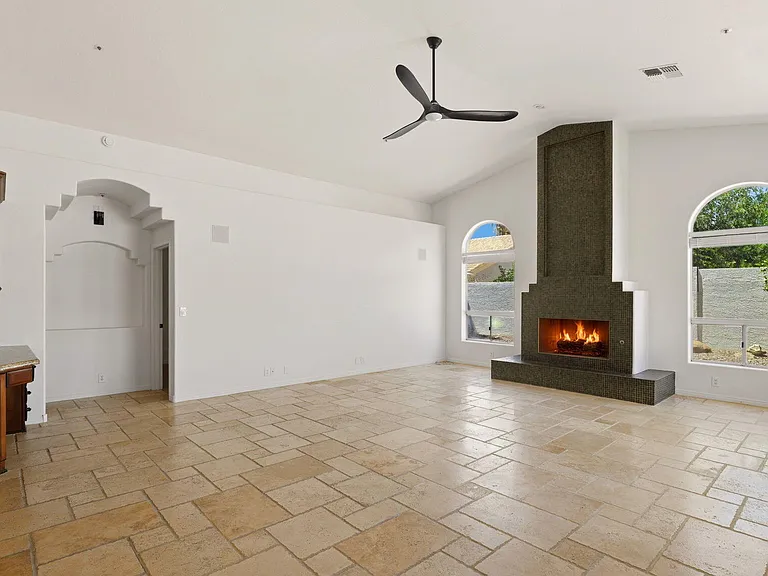 8638 E Dahlia Dr — Photo 17
