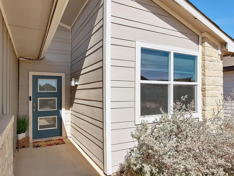129 Cupreata Ln — Photo 2