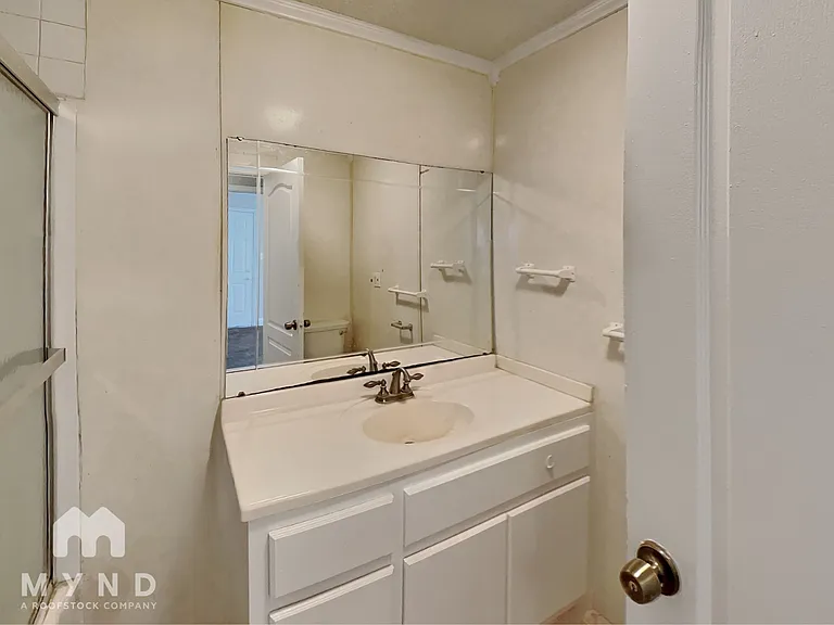 915 Woodrow Rd — Photo 15