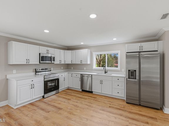 4th image of 400 Martindale Rd
