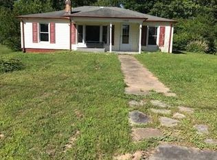1868 Roy Caldwell St, Morganton, NC 28655