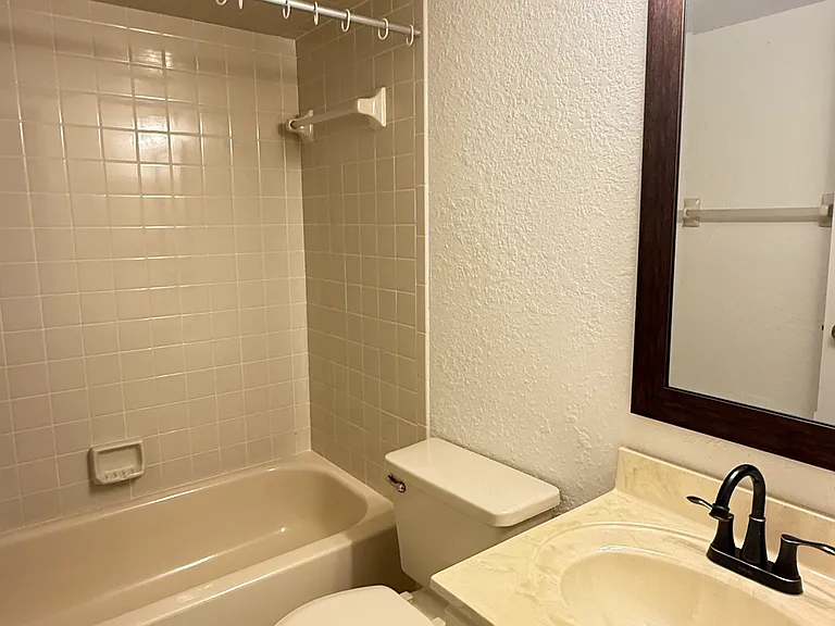 175 Kings Hwy #526 — Photo 17