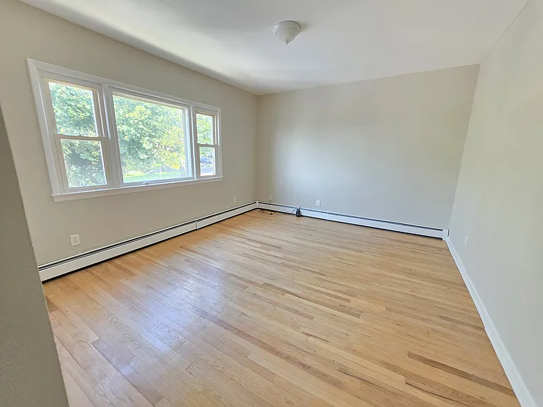 437 Broad St #2 — Photo 5