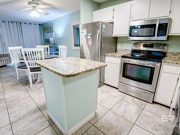 2nd image of 400 Plantation Rd #2121