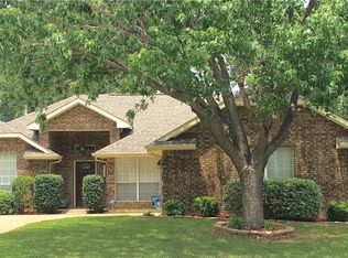 2710 Whitby Ln, Grapevine, TX 76051