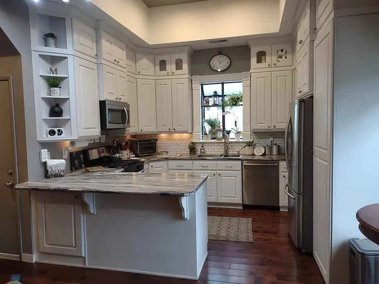 138 E 3rd Ave #A — Photo 8