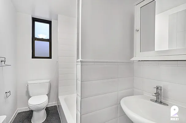 Rented by REZI | media 103