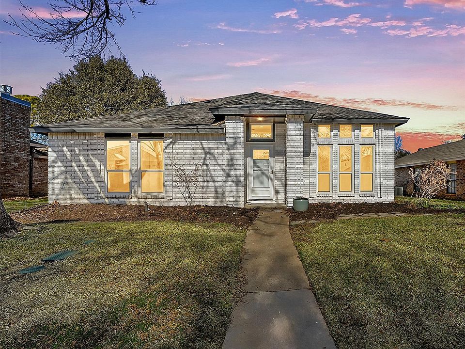 1st image of 985 Downey Dr