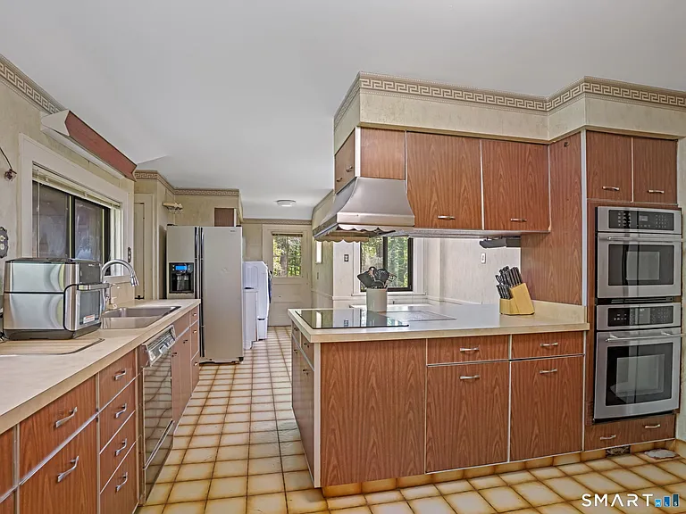 3392 Huntington Rd — Photo 5