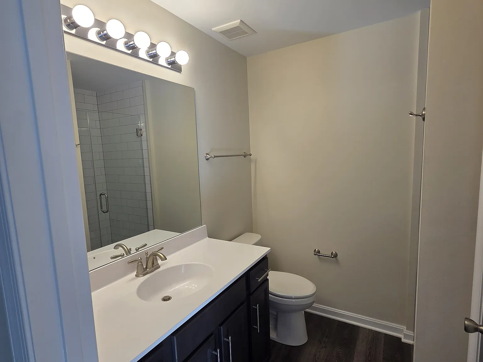 3 bed, 2090 sqft, $2,550 — Photo 3