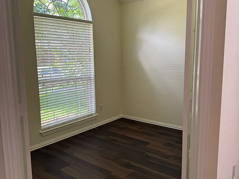 study room with ceiling fan