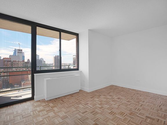 4th image of 200 W 60th St APT 28A