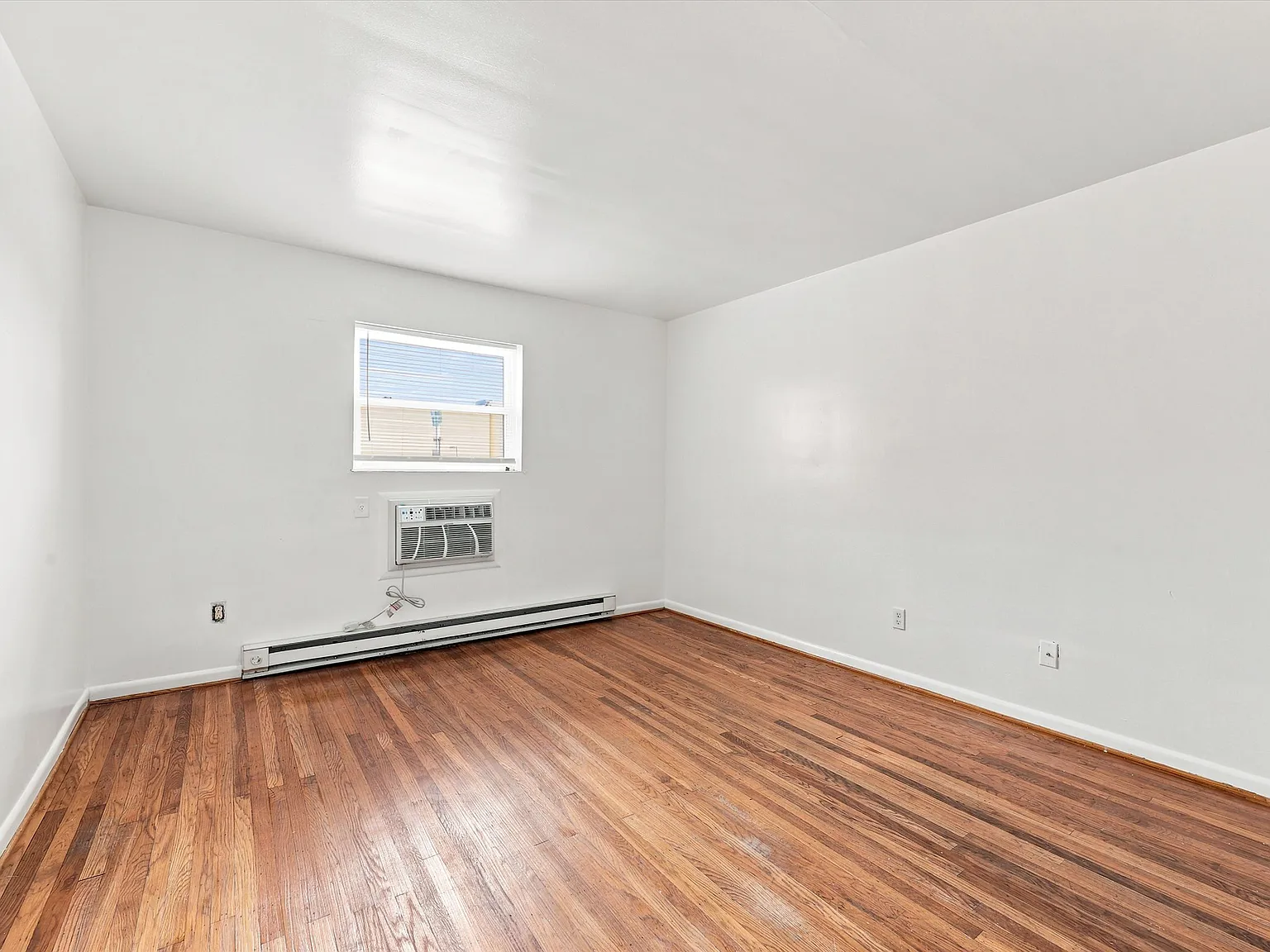 2 bed, $1,200 — Photo 4